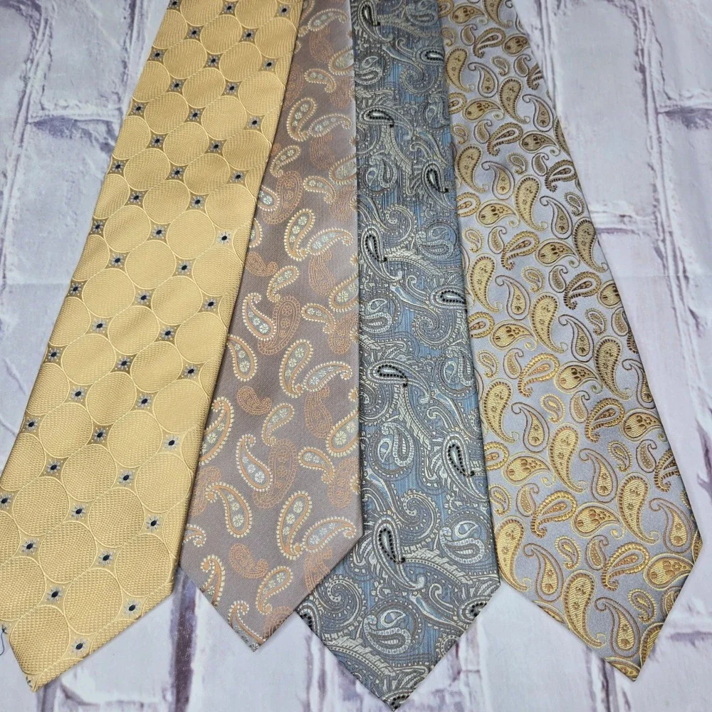 Lot of 4 Alexander Julian Necktie Gold Blue Tan Paisley Geometric Silk Mens Tie